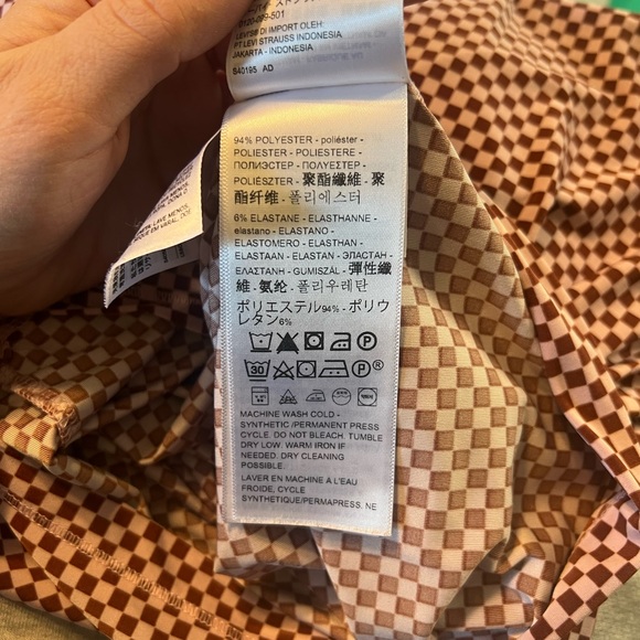 Levi’s checkerboard second skin mock neck top - M - Picture 5 of 6